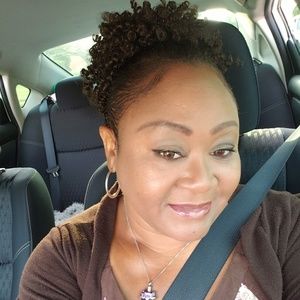 Meet your Posher, Vee